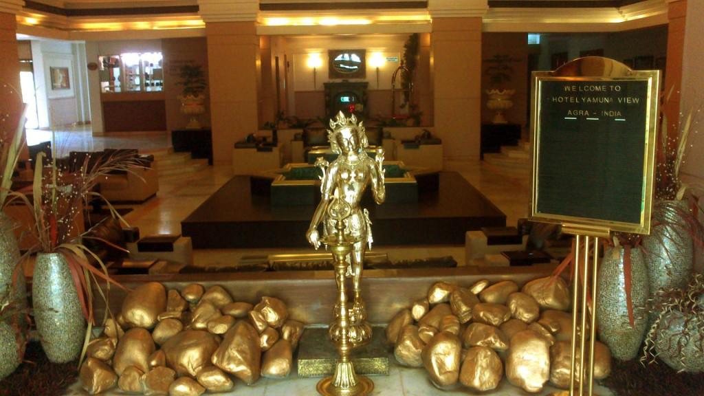 Hotel Yamuna View アーグラ エクステリア 写真